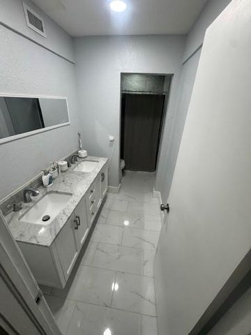 5090 ELMHURST Road C, West Palm Beach, FL 33417