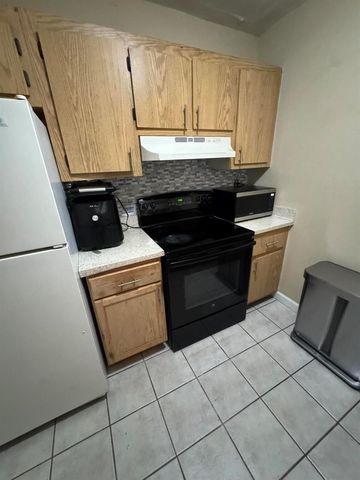 5090 ELMHURST Road C, West Palm Beach, FL 33417