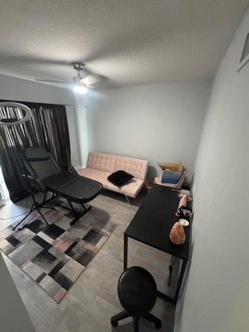 5090 ELMHURST Road C, West Palm Beach, FL 33417