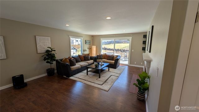 21020 98th Avenue S, Kent, WA 98031