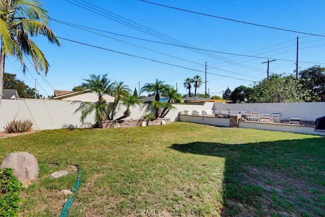 113 W Wilken Way, Anaheim, CA 92802