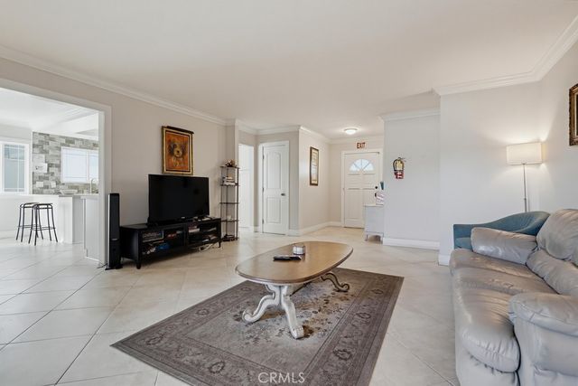 113 W Wilken Way, Anaheim, CA 92802