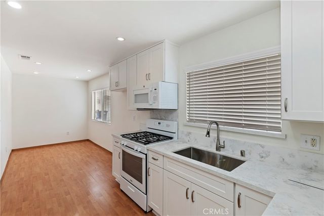 20721 Roseton, Lakewood, CA 90715