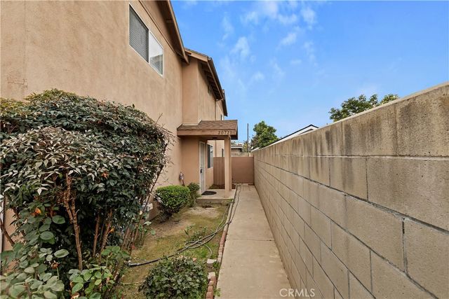 20721 Roseton, Lakewood, CA 90715