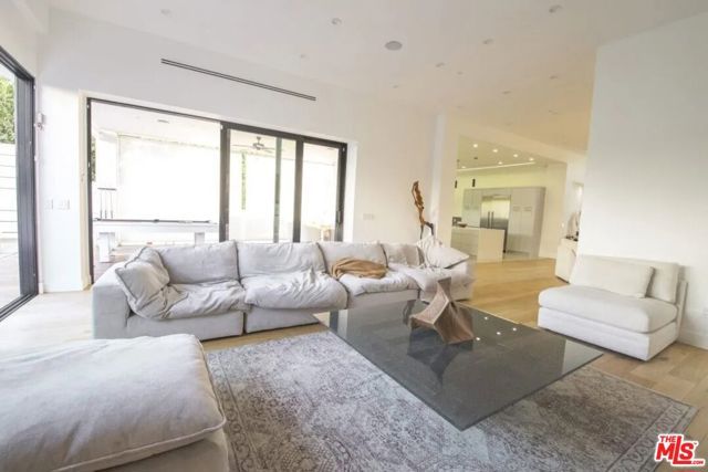748 N Detroit Street, Los Angeles, CA 90046