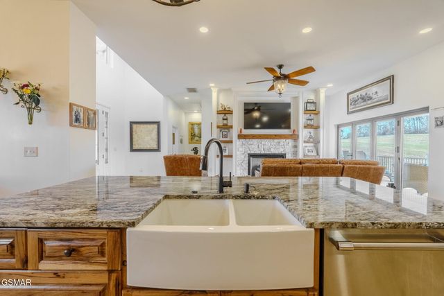 2324 Holston View Road, New Market, TN 37820