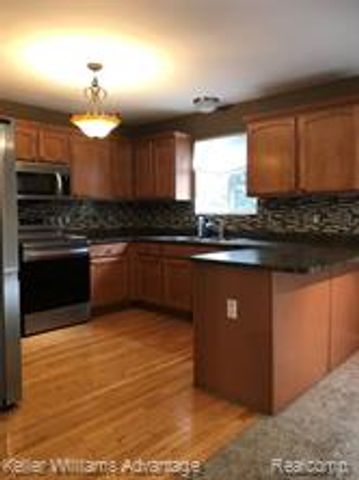 233 Tucker Street, Pontiac, MI 48341