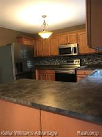 233 Tucker Street, Pontiac, MI 48341