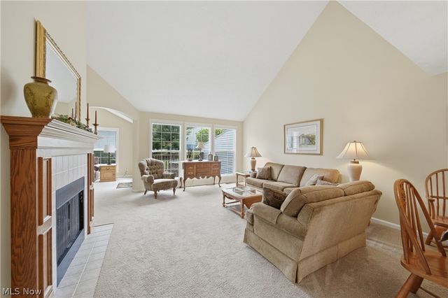 1652 Southpointe Circle NE, Canton, OH 44714