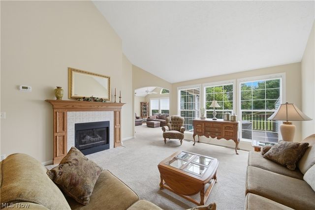 1652 Southpointe Circle NE, Canton, OH 44714
