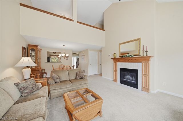1652 Southpointe Circle NE, Canton, OH 44714
