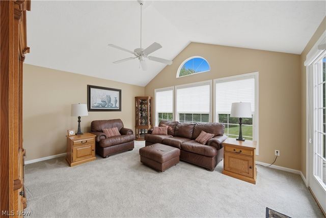 1652 Southpointe Circle NE, Canton, OH 44714