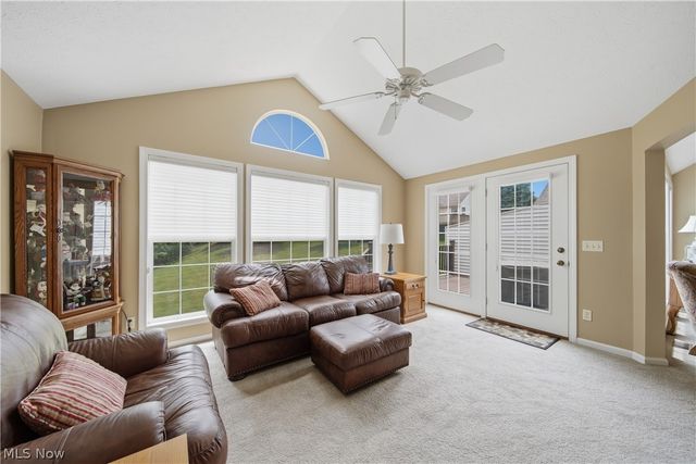 1652 Southpointe Circle NE, Canton, OH 44714
