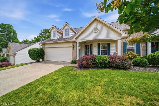 1652 Southpointe Circle NE, Canton, OH 44714