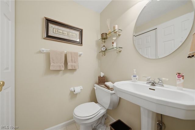 1652 Southpointe Circle NE, Canton, OH 44714
