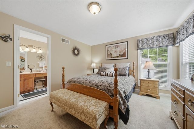 1652 Southpointe Circle NE, Canton, OH 44714