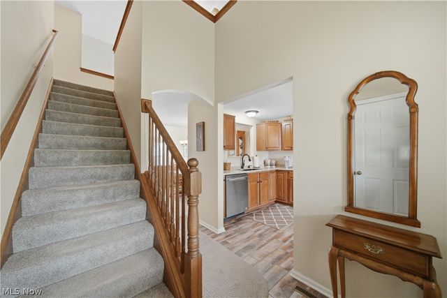 1652 Southpointe Circle NE, Canton, OH 44714