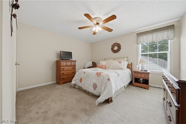 1652 Southpointe Circle NE, Canton, OH 44714