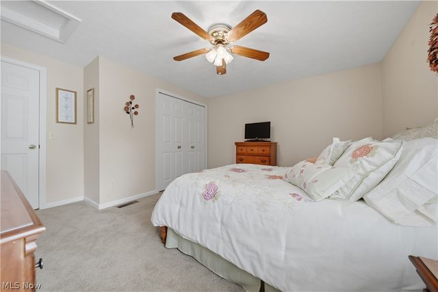 1652 Southpointe Circle NE, Canton, OH 44714