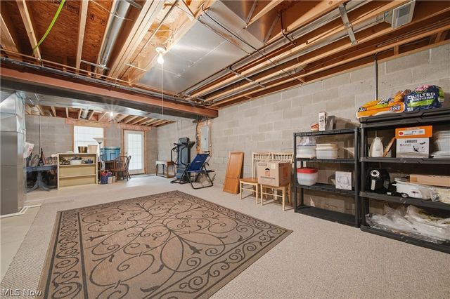 1652 Southpointe Circle NE, Canton, OH 44714