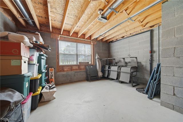 1652 Southpointe Circle NE, Canton, OH 44714