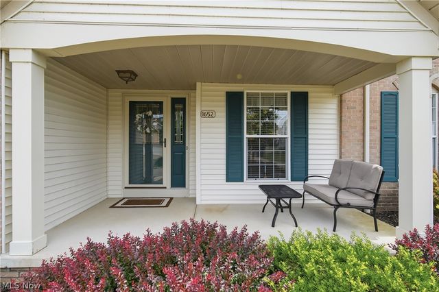 1652 Southpointe Circle NE, Canton, OH 44714