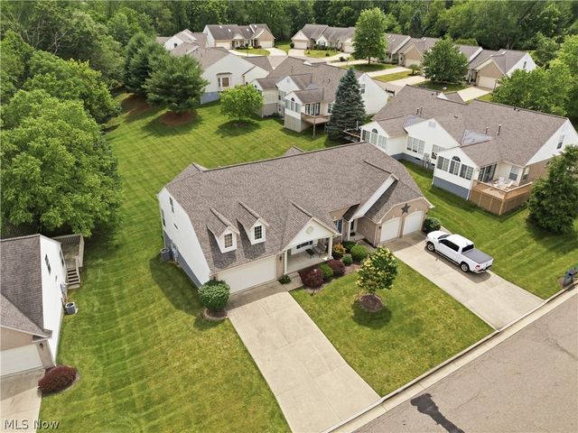 1652 Southpointe Circle NE, Canton, OH 44714