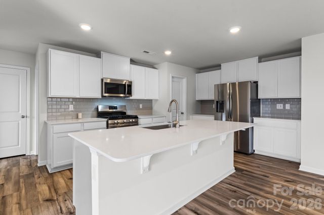 386 Hollingswood Drive, Statesville, NC 28625