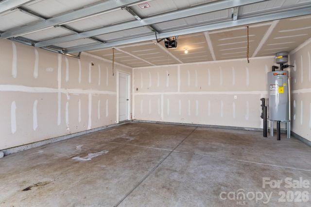 386 Hollingswood Drive, Statesville, NC 28625