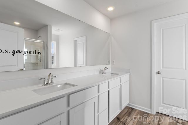 386 Hollingswood Drive, Statesville, NC 28625