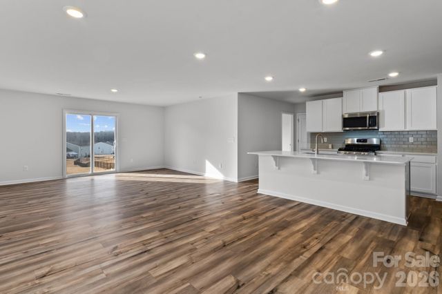 386 Hollingswood Drive, Statesville, NC 28625