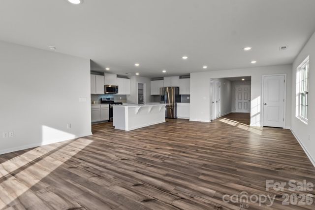 386 Hollingswood Drive, Statesville, NC 28625