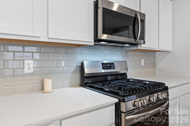 386 Hollingswood Drive, Statesville, NC 28625