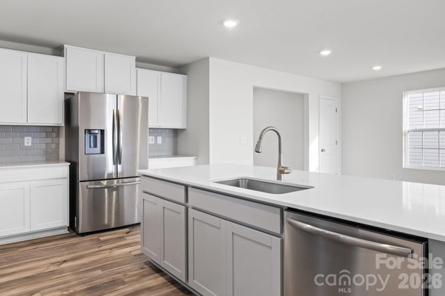 386 Hollingswood Drive, Statesville, NC 28625