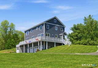 8 Buckingham Road, Derby, CT 06418