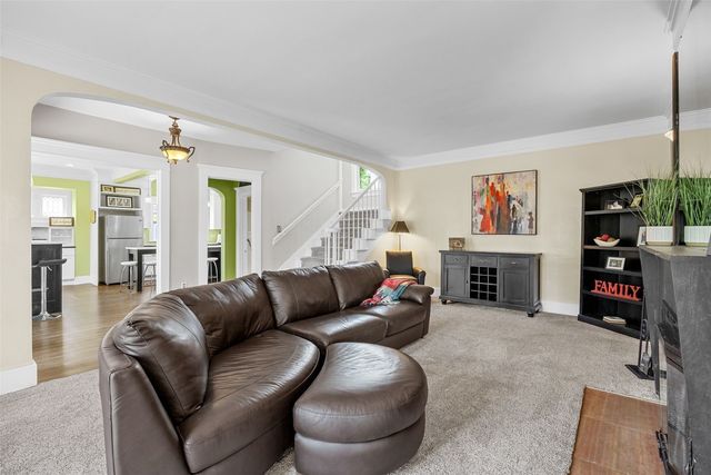 2144 Grande Avenue SE, Cedar Rapids, IA 52403