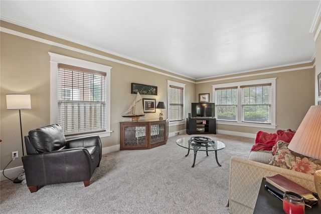 2144 Grande Avenue SE, Cedar Rapids, IA 52403