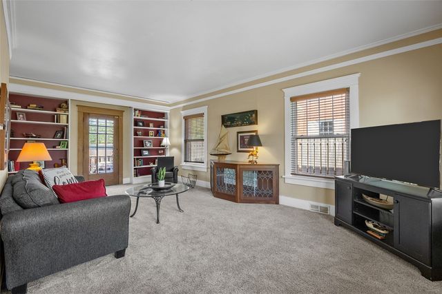 2144 Grande Avenue SE, Cedar Rapids, IA 52403