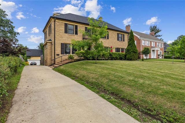 2144 Grande Avenue SE, Cedar Rapids, IA 52403