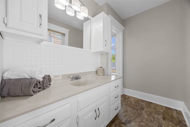 2144 Grande Avenue SE, Cedar Rapids, IA 52403