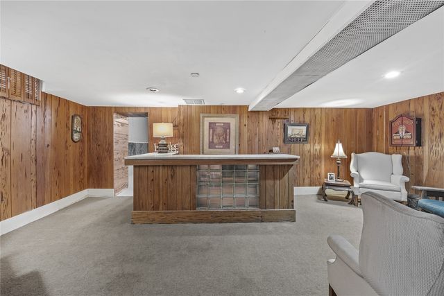 2144 Grande Avenue SE, Cedar Rapids, IA 52403