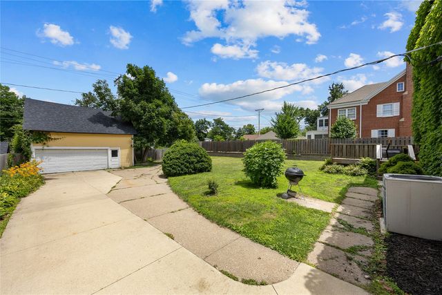 2144 Grande Avenue SE, Cedar Rapids, IA 52403