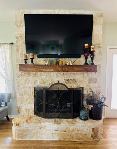 1020 E Fm 532, Hallettsville, TX 77964