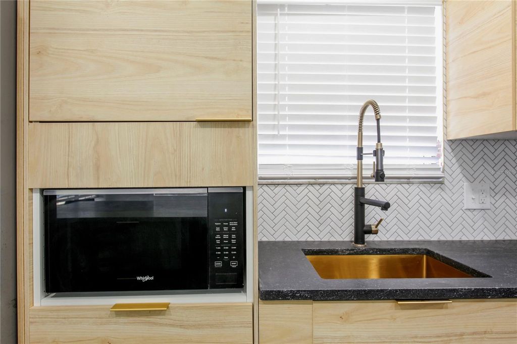 Image 11 of property listing at 822 POLK STREET, Orlando, FL 32805