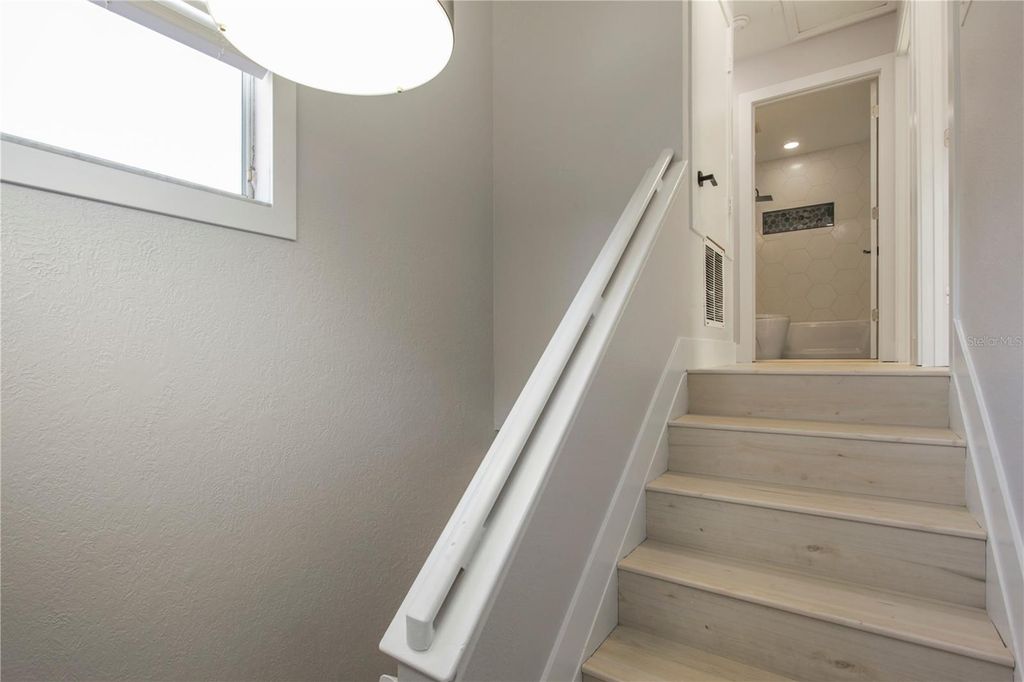 Image 12 of property listing at 822 POLK STREET, Orlando, FL 32805