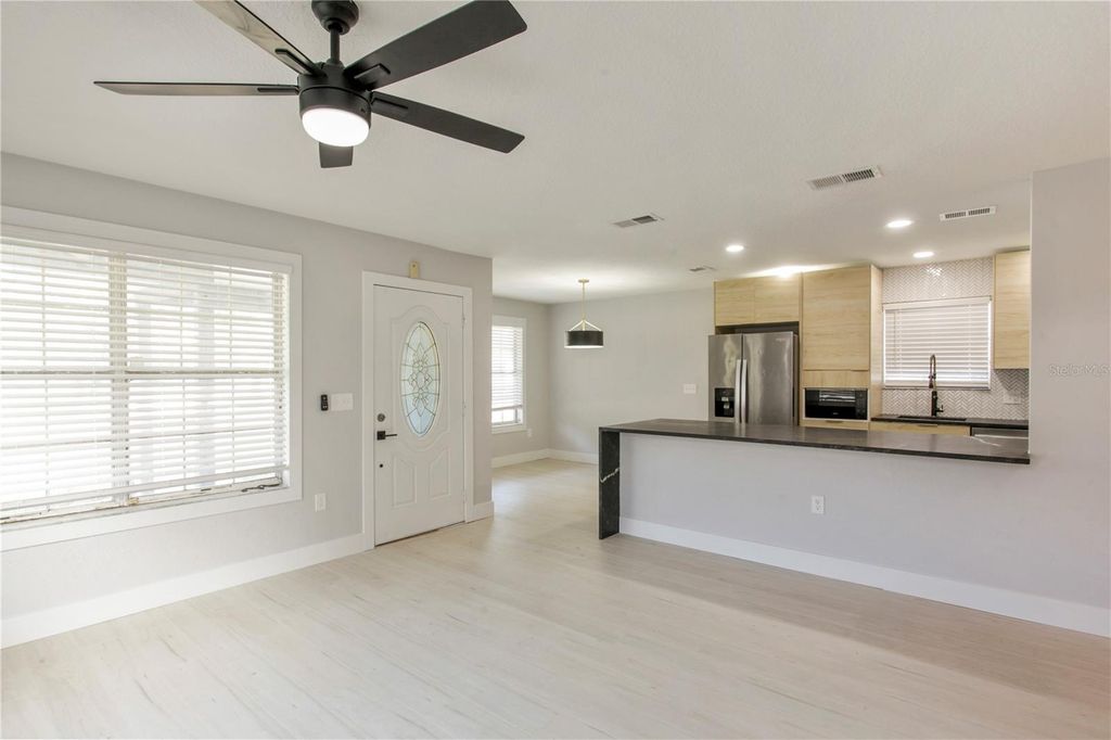 Image 4 of property listing at 822 POLK STREET, Orlando, FL 32805