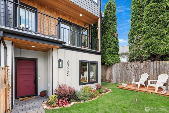 6735 11th Avenue NW, Seattle, WA 98117
