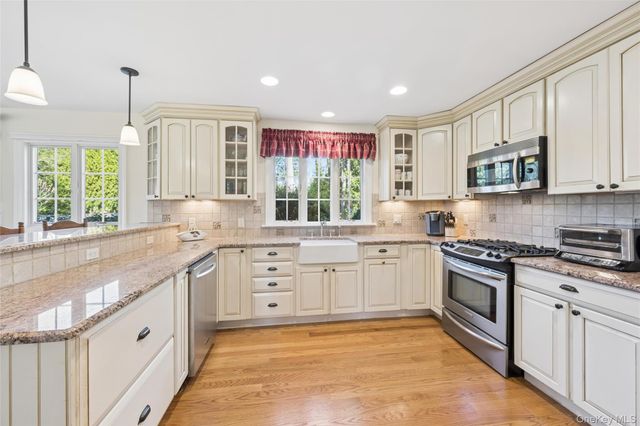 8 Ketcham Avenue, Eastport, NY 11941