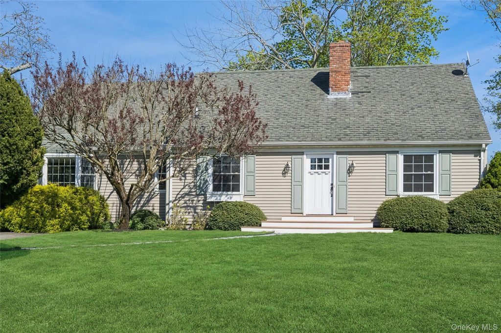 8 Ketcham Avenue, Eastport, NY 11941