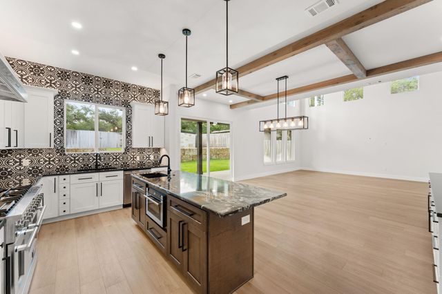 14804 Arrowhead DR, Leander, TX 78641